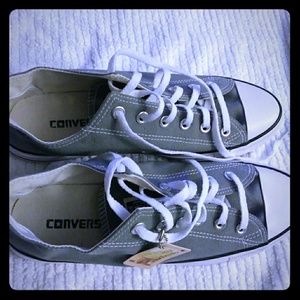 NIBWT Grey Size 8.5 Converse Low Tops